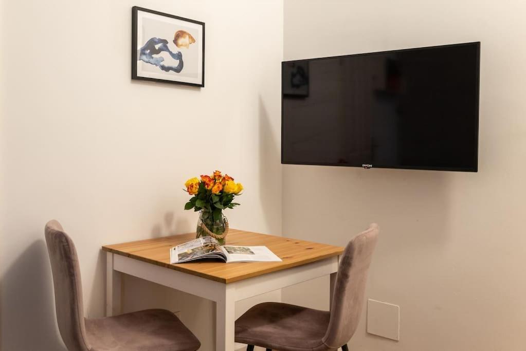 Compact Studio Near Center By Hm Vienna Exterior photo